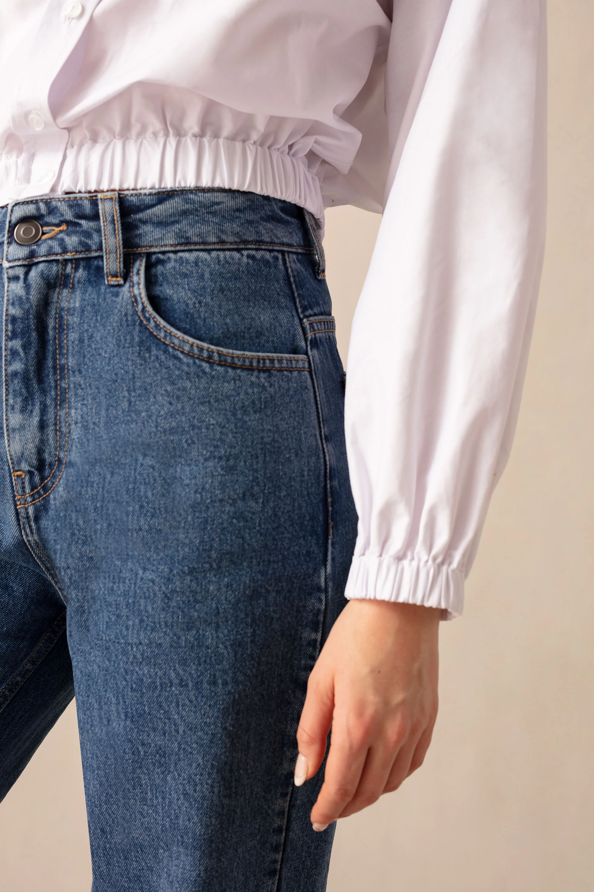 White Cotton Elastic Hem Cropped Shirt